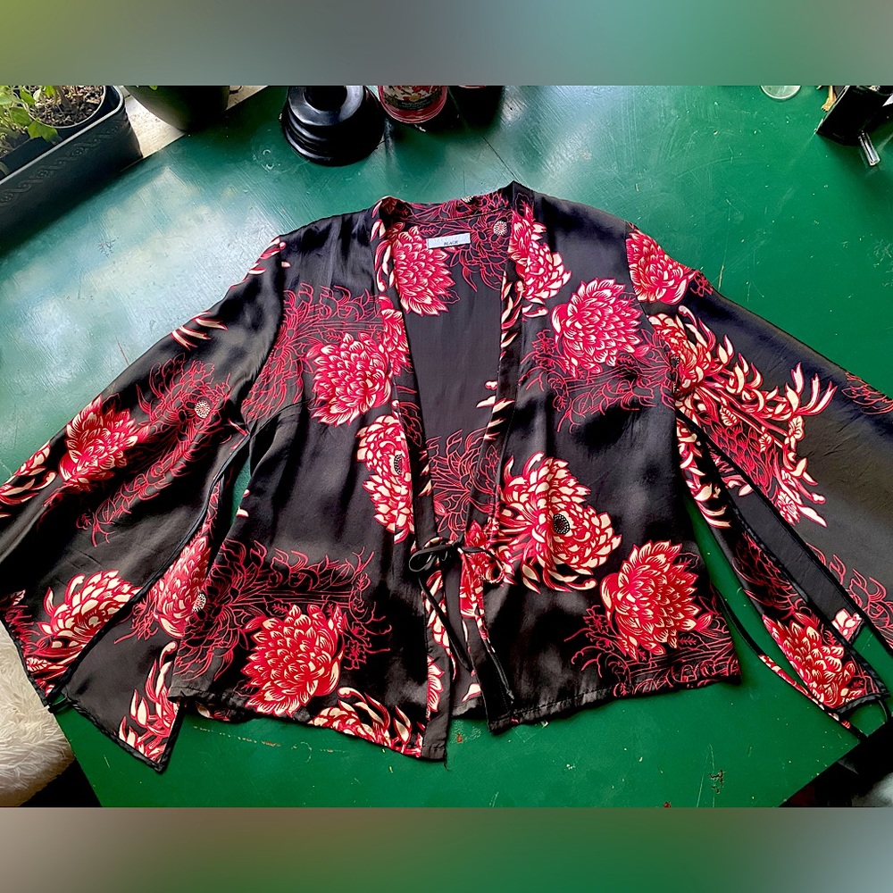 Vintage Silk Short Kimono - Picture 2 of 13